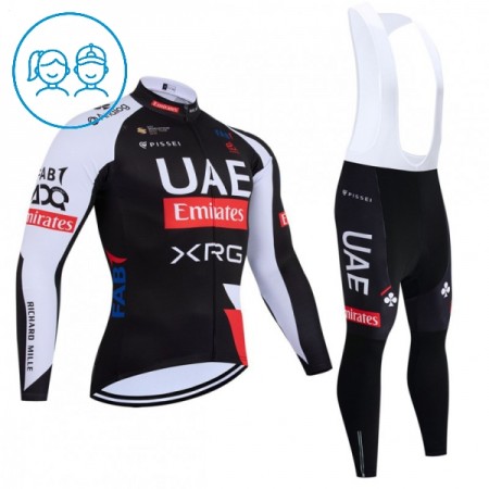 Kind Fietskleding (Fietsshirt Lange Mouw + Lange Koersbroek) 2026 UAE TEAM EMIRATES XRG - Zwart Kind Fietskleding (Fietsshirt Lange Mouw + Lange Koersbroek) 2026 UAE TEAM EMIRATES XRG - Zwart