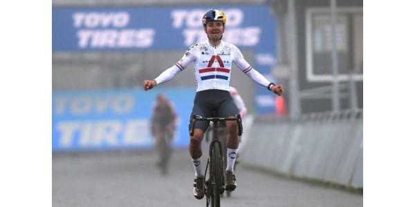 Tom Pidcock wint de Hulst World Cup