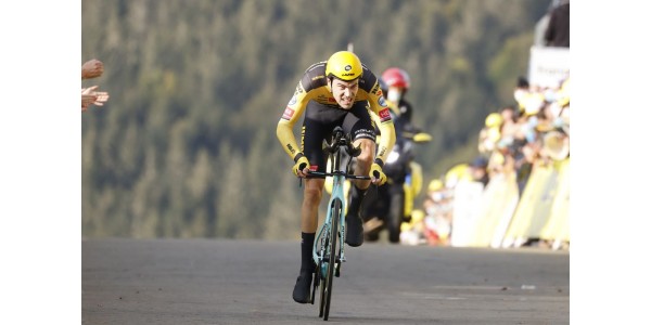 Tom Dumoulin keert terug van blessure en zal in 2022 zijn spieren aanspannen