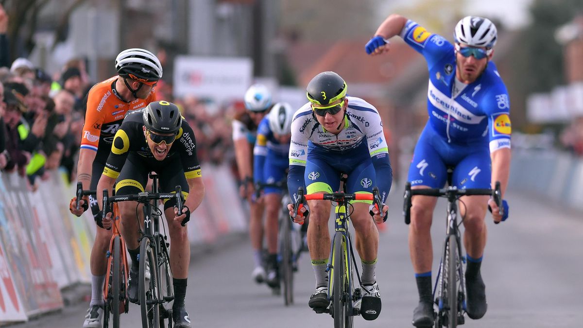 Florian Sénéchal onrecht bespoten met urine op Parijs-Roubaix