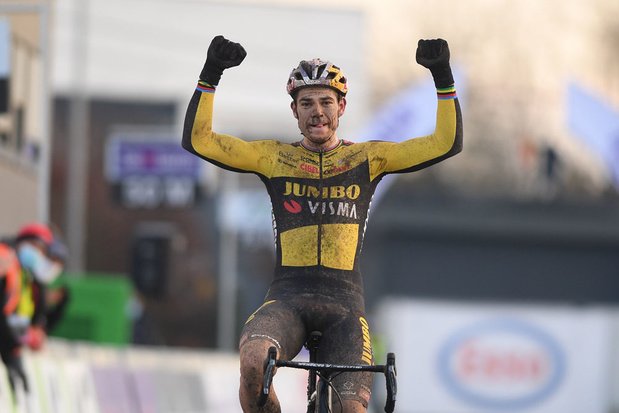 Van Aert wint opnieuw in Booms seizoen